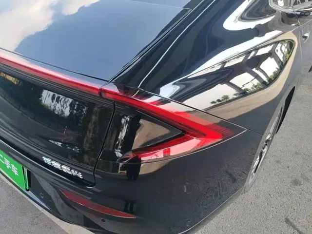 Wuling Starlight — Фото автомобиля 7