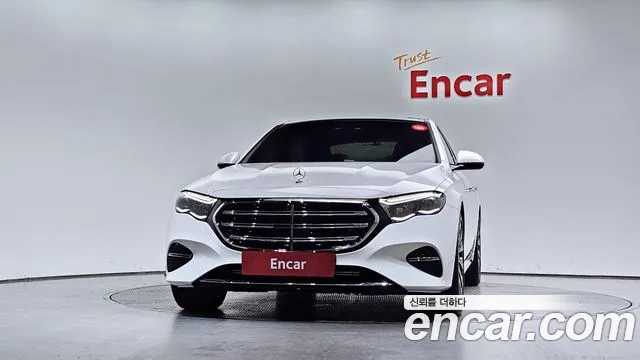 Mercedes-Benz E-Class E-класс W214 E300 4MATIC Exclusive — Фото автомобиля 3
