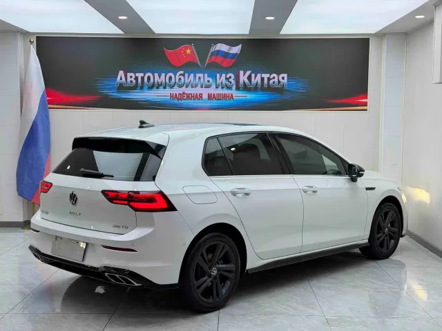 Volkswagen Golf — Фото автомобиля 4