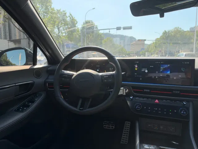 Hyundai Sonata — Фото автомобиля 20