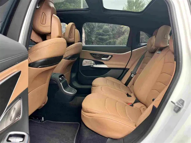 Mercedes-Benz E-Class — Фото автомобиля 6