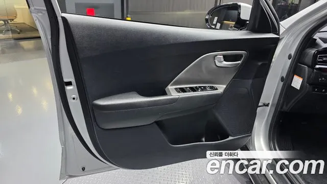 Kia Niro Niro Plus Air — Фото автомобиля 24