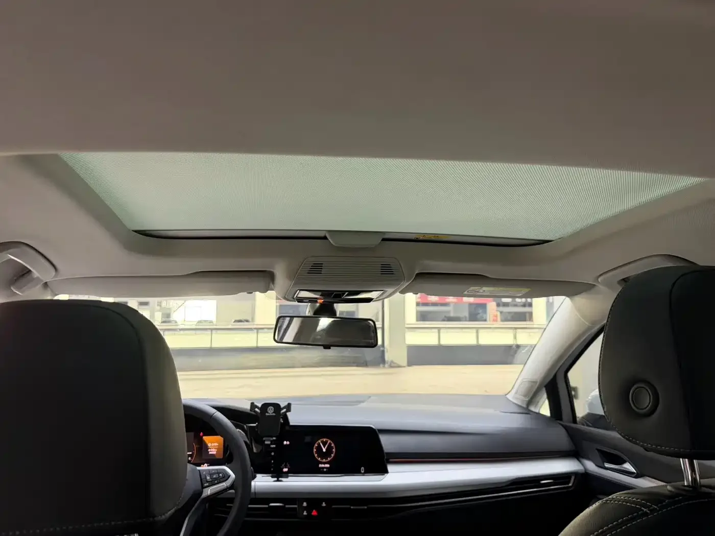 Volkswagen Golf 2023 280TSI DSG Pro — Фото автомобиля 12
