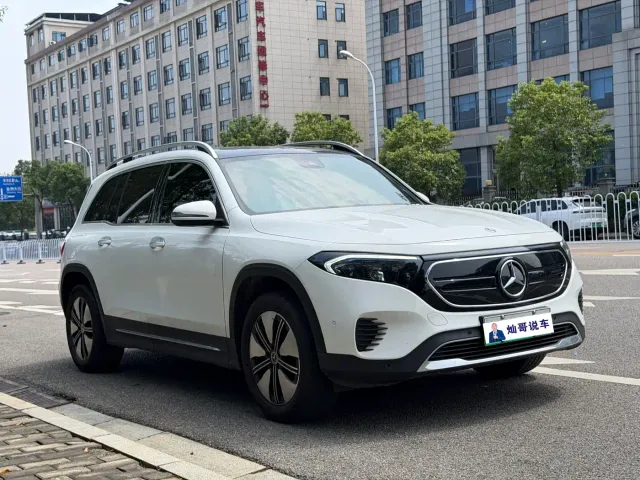 Mercedes-Benz EQB — Фото автомобиля 4