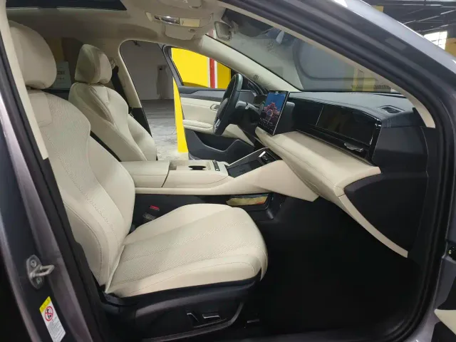 BYD Qin L — Фото автомобиля 11