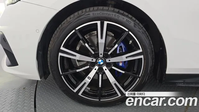 BMW 5-Series 5 серия (G60) 530i xDrive M Sport — Фото автомобиля 5