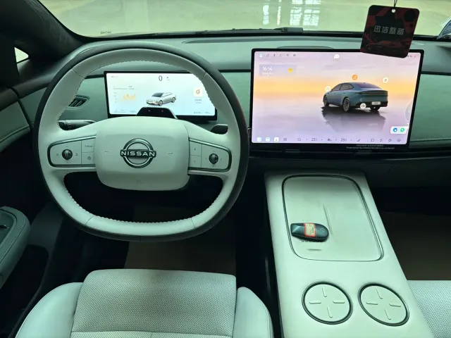 Nissan N7 — Фото автомобиля 8