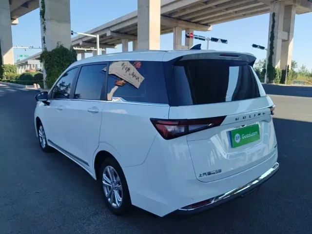 Wuling Jiachen — Фото автомобиля 4