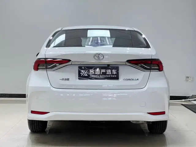 Toyota Corolla — Фото автомобиля 5