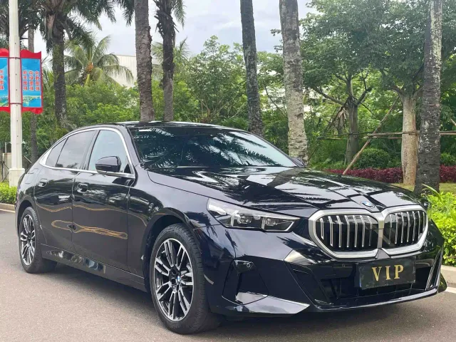 BMW 5 Series — Фото автомобиля 3