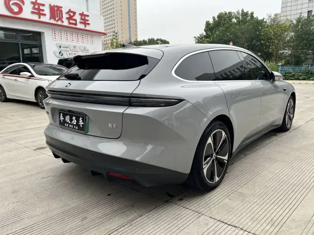Nio ET5 Touring — Фото автомобиля 5
