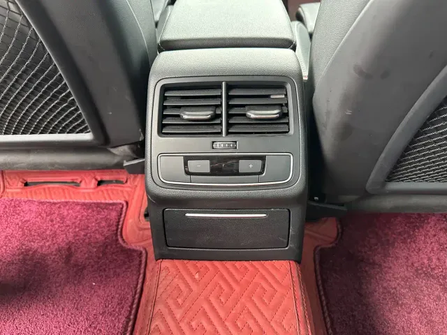 Audi A4L — Фото автомобиля 15