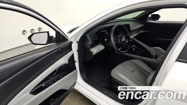 Hyundai Avante CN7 — Фото автомобиля 10