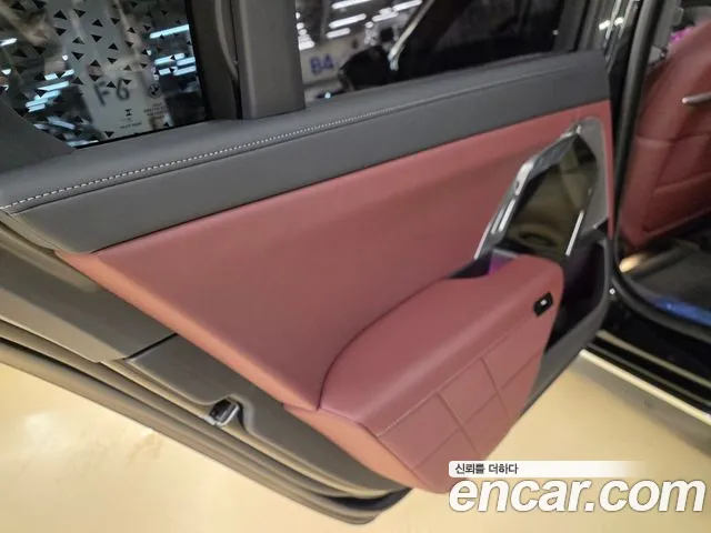 BMW 7-Series 7 серия (G70) 740i xDrive M Sport — Фото автомобиля 3