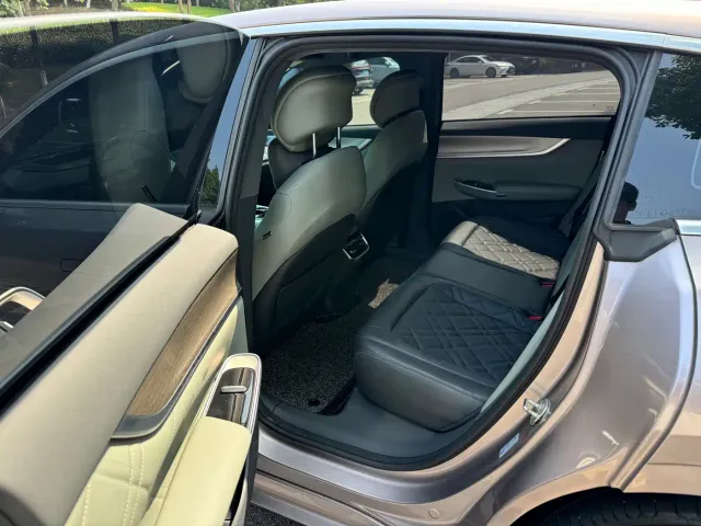 Changan Qiyuan A07 — Фото автомобиля 9