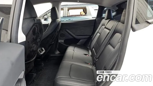 Tesla Model Y — Фото автомобиля 25