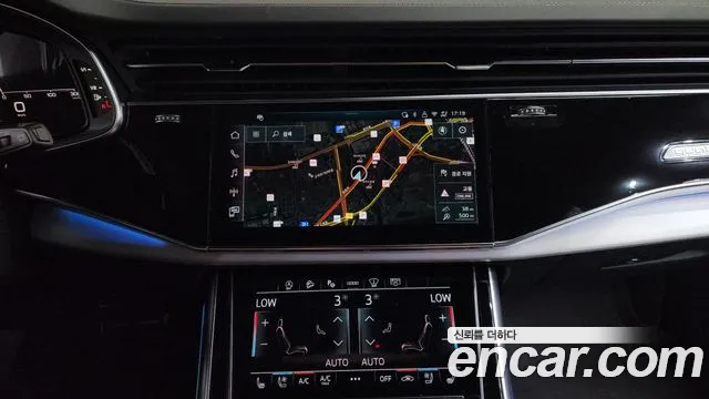 Audi Q8 55 TFSI quattro Premium — Фото автомобиля 13
