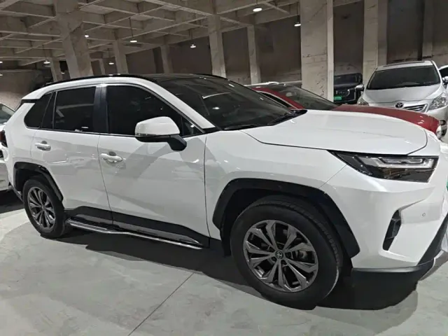 Toyota RAV4 — Фото автомобиля 26