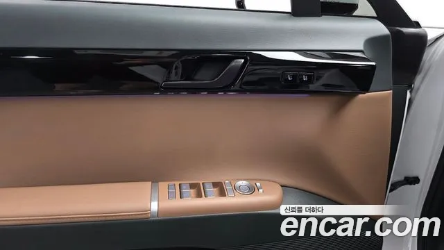 Hyundai Grandeur Grandeur (GN7) 2.5 Бензин 2WD — Фото автомобиля 18