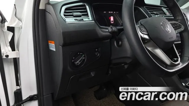 Volkswagen Tiguan — Фото автомобиля 19