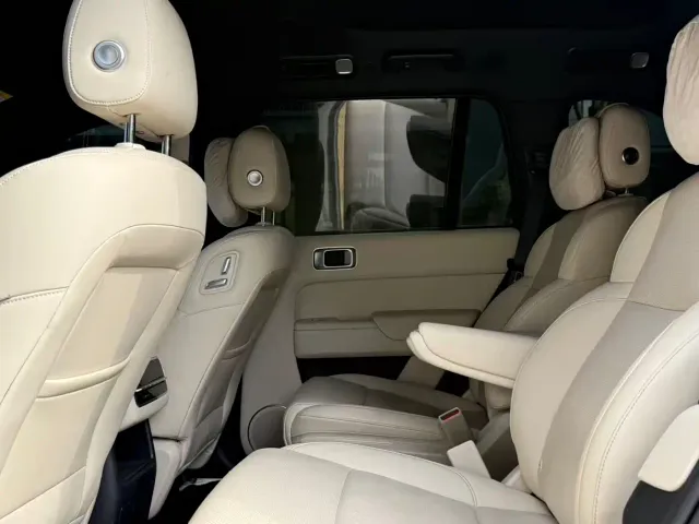 Li Auto L8 — Фото автомобиля 10