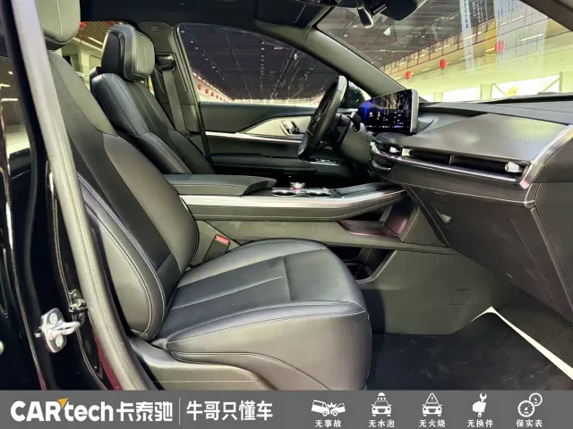 Cadillac XT5 — Фото автомобиля 18