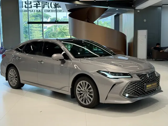 Toyota Avalon 2024 Model Hybrid 2.5L XLE Prestige Edition — Фото автомобиля 3