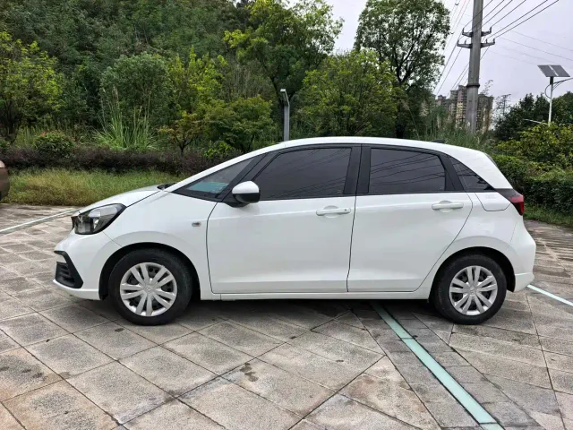Honda Fit — Фото автомобиля 7