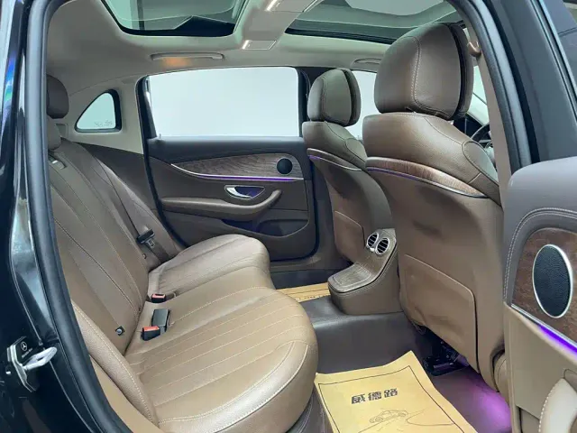 Mercedes-Benz E-Class — Фото автомобиля 13