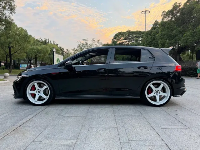 Volkswagen Golf GTI — Фото автомобиля 7