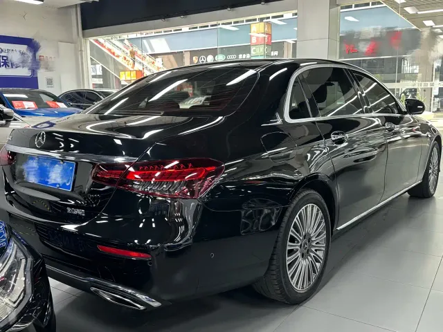 Mercedes-Benz E-Class — Фото автомобиля 18