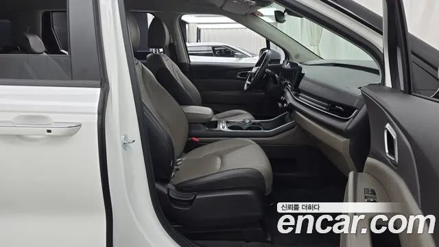Kia Carnival — Фото автомобиля 16