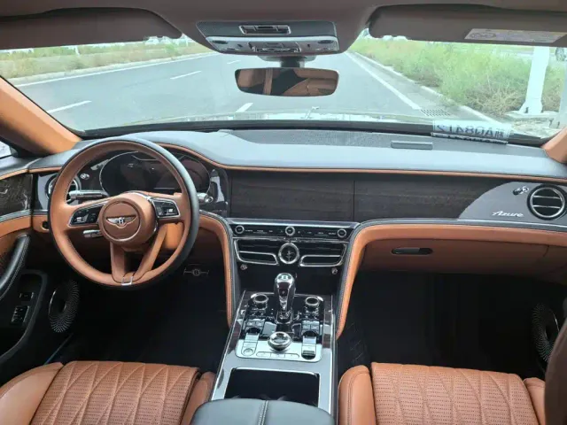 Bentley Flying Spur — Фото автомобиля 5
