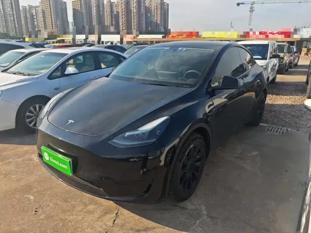 Фотография автомобиля — Tesla Model Y