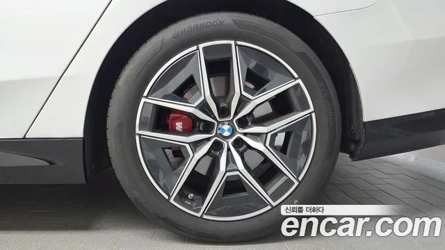 BMW 5 Series G60 — Фото автомобиля 21