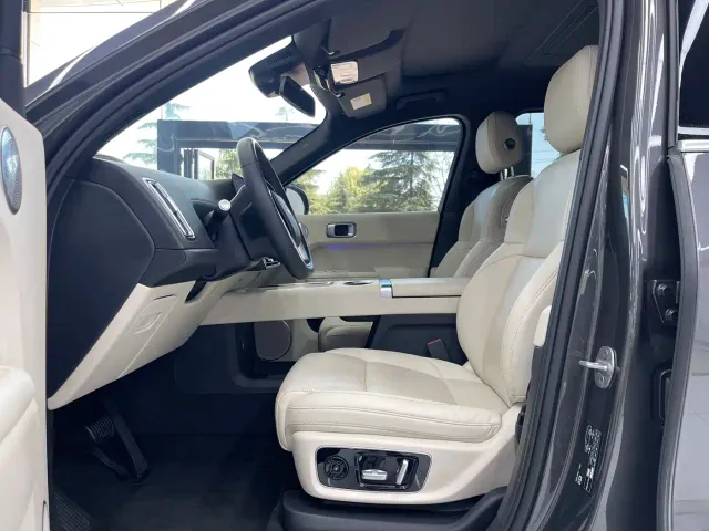 Li Auto L9 — Фото автомобиля 17