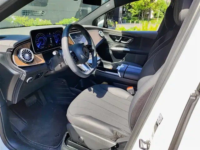 Mercedes-Benz EQE SUV — Фото автомобиля 7