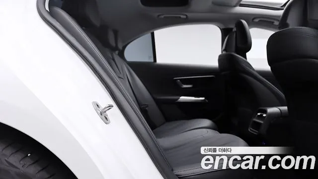 Mercedes-Benz E-Class W214 — Фото автомобиля 14