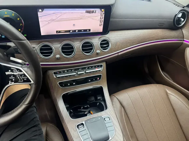Mercedes-Benz E-Class — Фото автомобиля 6