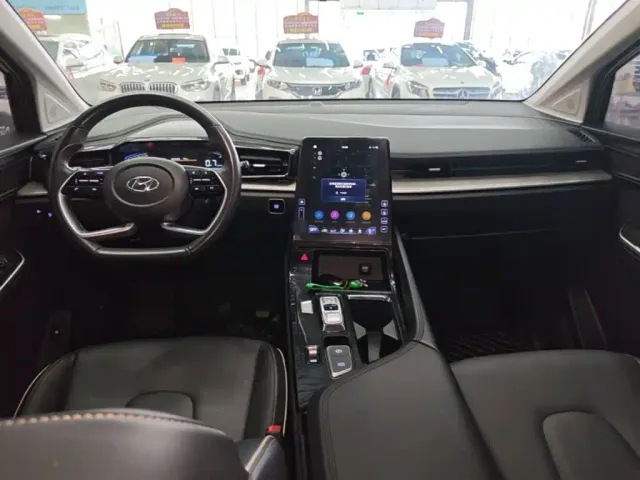 Hyundai Custo — Фото автомобиля 9