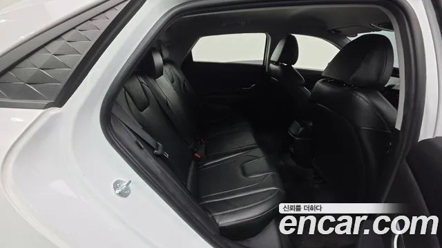 Hyundai Avante — Фото автомобиля 30