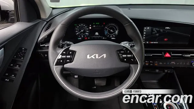 Kia Niro — Фото автомобиля 19