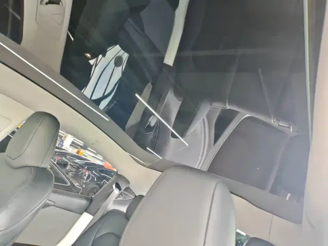 Tesla Model Y — Фото автомобиля 17