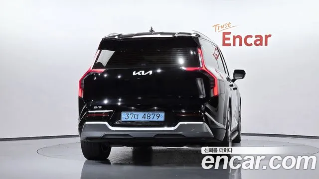 Kia EV9 — Фото автомобиля 3