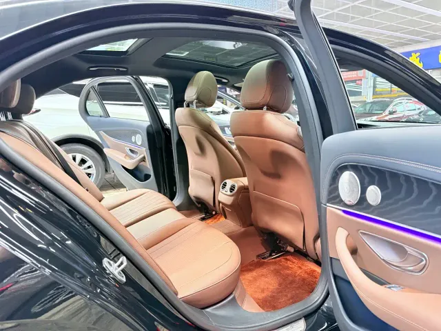 Mercedes-Benz E-Class — Фото автомобиля 16