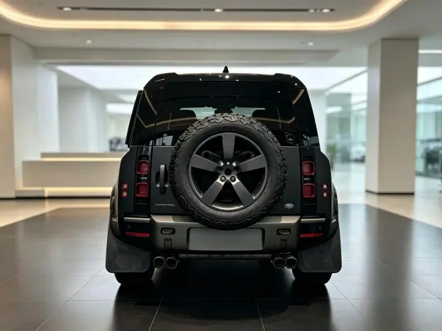 Land Rover Defender — Фото автомобиля 4