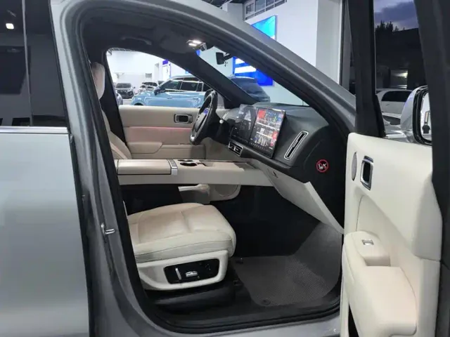 Li Auto L9 — Фото автомобиля 8