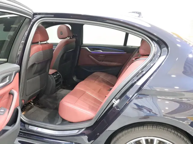 BMW 5 Series — Фото автомобиля 19