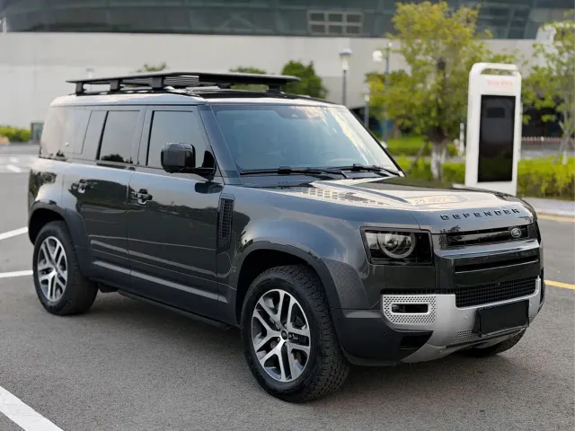 Land Rover Defender — Фото автомобиля 9