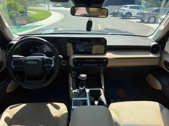 Toyota Prado — Фото автомобиля 12